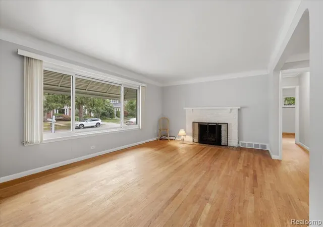 Photo 3 of Sale Pending at 1918 Clawson Ave, Royal Oak, MI 48073 3744 | MLS# 61025400 | Listing updated on 2026-09-13