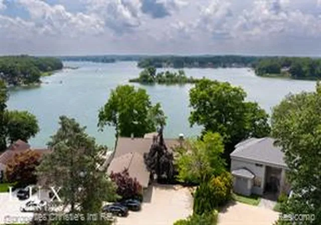 Homes for sale in Battle Creek, MI | 24 Hiawatha Dr, Battle Creek, MI 49015 | MLS# 61008070