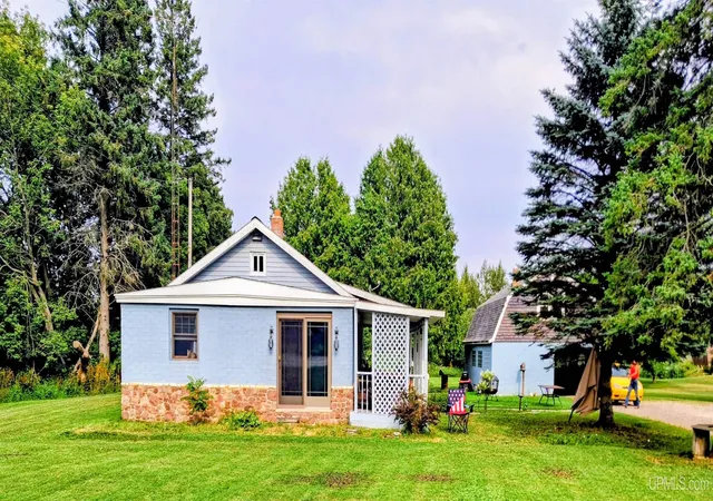 Photo 3 of Single family home for sale at 6446 State St, Garden, MI 49835 | MLS# 50218007 | Listing updated on 2026-09-18