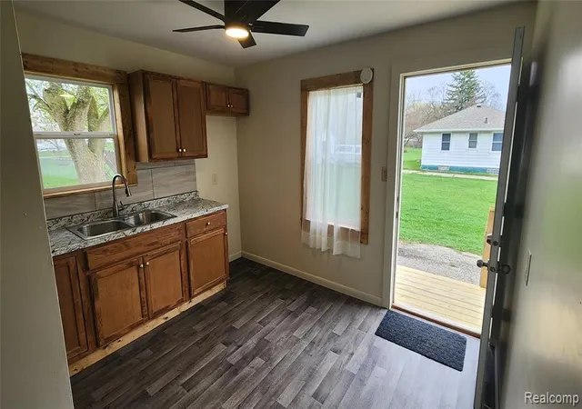 Homes for sale in Flint, MI | 1233 W Coldwater Rd, Flint, MI 48505 | MLS# 60986322