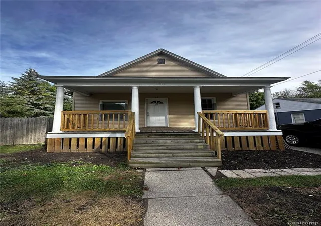 1st image of 1818 N Woodbridge St, Saginaw, MI 48602 | MLS# 60922536