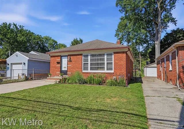 2nd image of 522 S Campbell Rd, Royal Oak, MI 48067 | MLS# 61018726