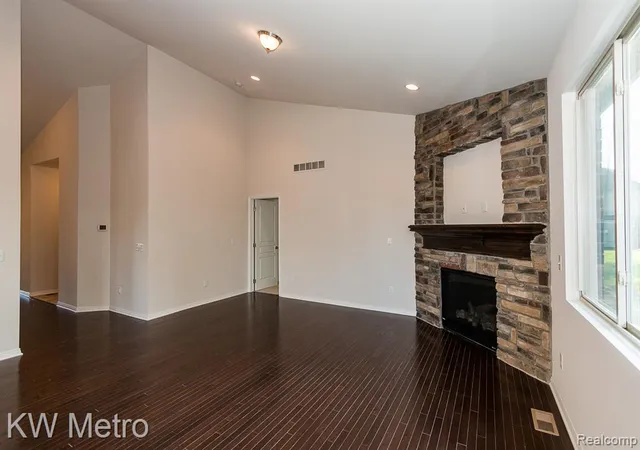 3rd image of 2696 John Bartley Circle, Sterling Heights, MI 48310 | MLS# 60975165