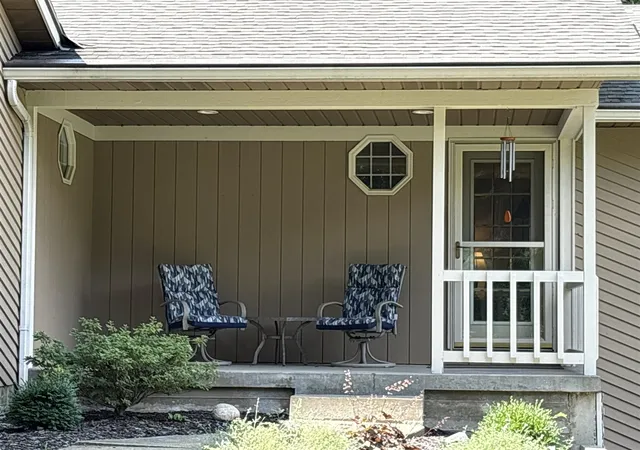 Photo 2 of Single family home for sale at 4729 Kenowa Ave, Grandville, MI 49418 | MLS# 70552420 | Listing updated on 2026-09-01