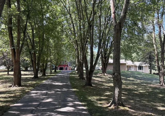 Photo 4 of Single family home for sale at 4729 Kenowa Ave, Grandville, MI 49418 | MLS# 70552420 | Listing updated on 2026-09-01