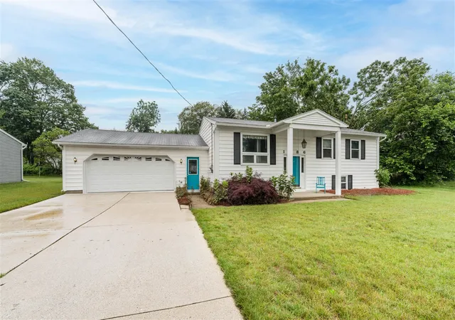 Homes for sale in Dorr, MI | 1686 Sherwood Ave, Dorr, MI 49323 | MLS# 70541603
