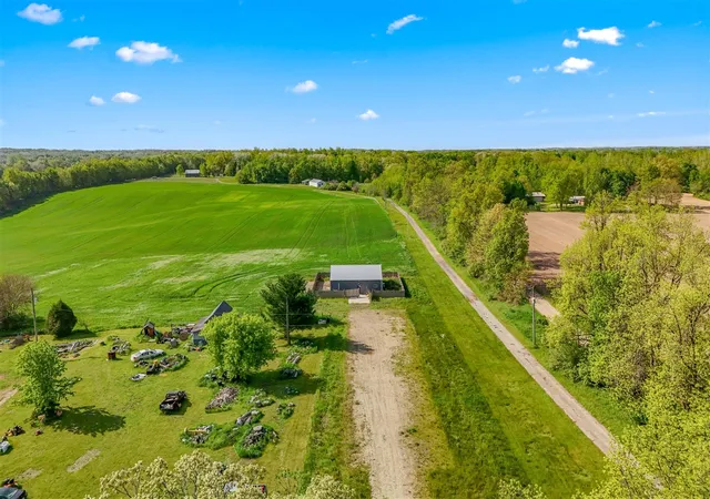 Homes for sale in Pittsford, MI | 7505 E Reading Rd, Pittsford, MI 49271 | MLS# 70514169