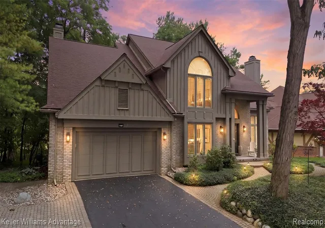 Photo 2 of Sale Pending at 4979 Oak Holw, West Bloomfield, MI 48323 1541 | MLS# 61022380 | Listing updated on 2026-08-26