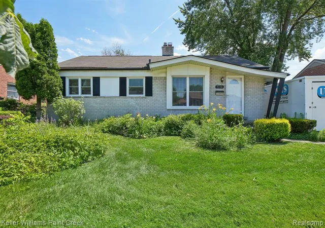 Photo 1 of Sale Pending at 5110 Lyons Cir, Warren, MI 48092 | MLS# 61008415 | Listing updated on 2026-07-13