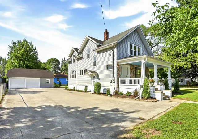 Photo 3 of Sale Pending at 502 Borton Ave, Essexville, MI 48732 | MLS# 50219128 | Listing updated on 2026-09-19