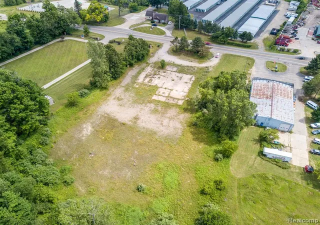 2nd image of 3175 Grange Hall Rd, Holly, MI 48442 | MLS# 60314136