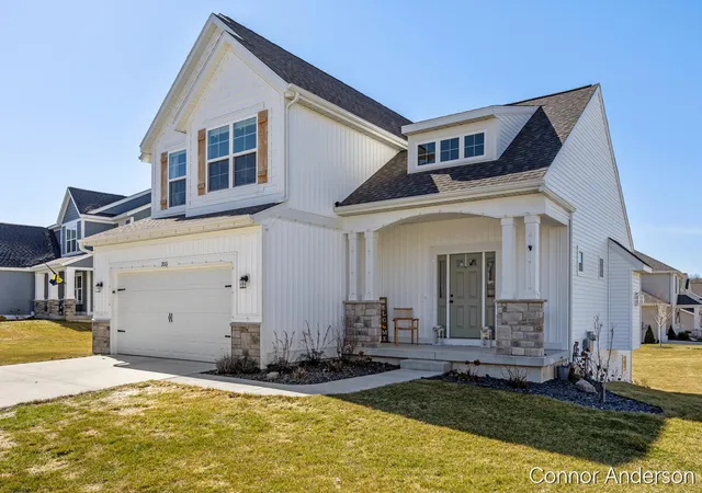 Homes for sale in Rockford, MI | 355 Elstar Ct, Rockford, MI 49341 | MLS# 70536495