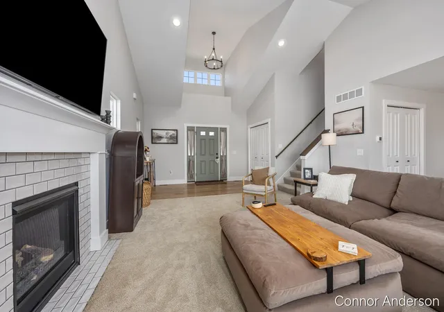 5th image of 355 Elstar Ct, Rockford, MI 49341 | MLS# 70536495