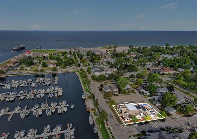 10th image of 502 W Loomis St #103, Ludington, MI 49431 | MLS# 70553428