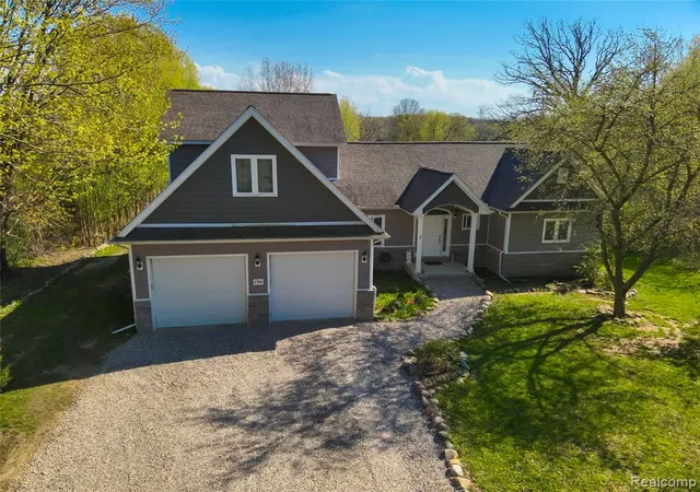 Homes for sale in Fowlerville, MI | 5785 Layton Rd, Fowlerville, MI 48836 | MLS# 61002066