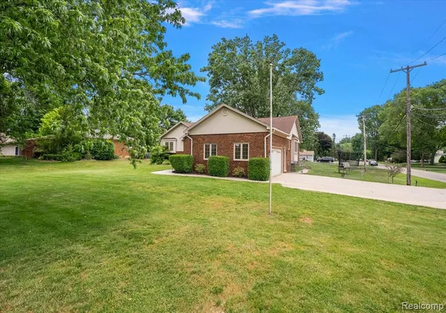 Homes for sale in Washington, MI | 60718 Campground Rd, Washington, MI 48094 | MLS# 60999935