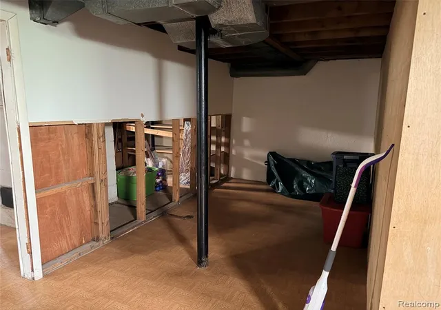Photo 2 of Single family home for sale at 24660 Manistee St, Oak Park, MI 48237 | MLS# 60993832 | Listing updated on 2026-08-14