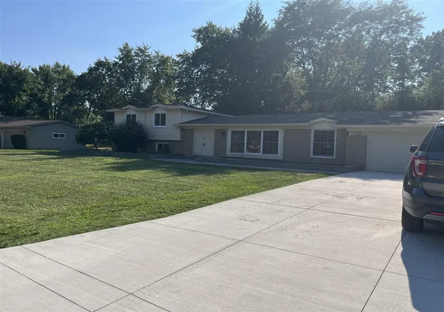 Photo 2 of Single family home for sale at 7096 Riverstone Rd, West Bloomfield, MI 48322 | MLS# 70550649 | Listing updated on 2026-09-09