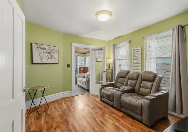 Photo 3 of Single family home for sale at 33 S State St, Zeeland, MI 49464 | MLS# 70555257 | Listing updated on 2026-09-15