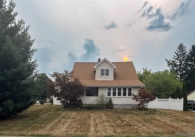 Photo 1 of Single family home for sale at 20403 Hugh St, Livonia, MI 48152 1846 | MLS# 61025017 | Listing updated on 2026-08-28