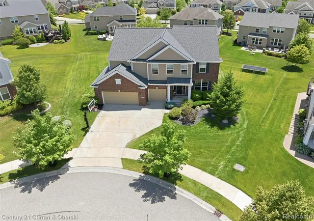 2nd image of 24986 Carriage Ln, South Lyon, MI 48178 8333 | MLS# 61005515