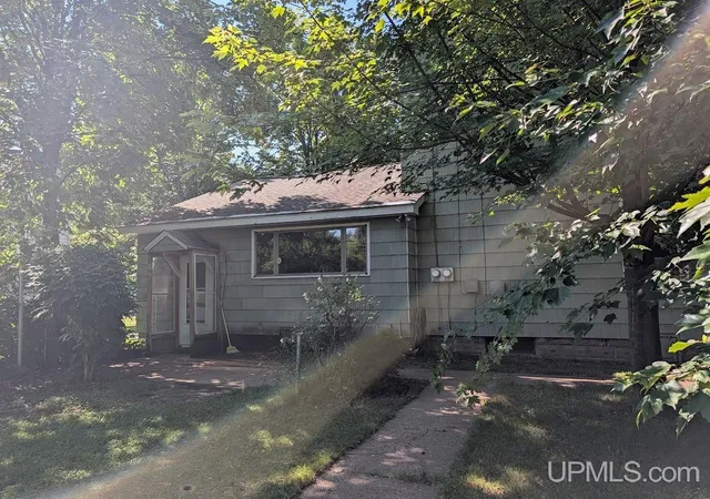 Photo 4 of Single family home for sale at 201 N 4th Street, Ontonagon, MI 49953 | MLS# 50214614 | Listing updated on 2026-08-04