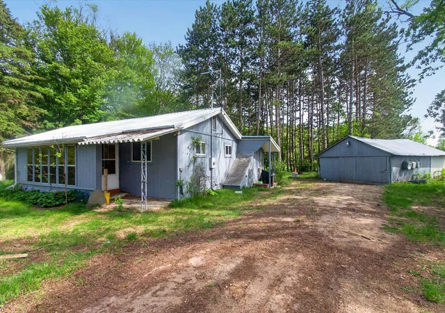 Homes for sale in Riverdale, MI | 11148 E Howard City Edmore Rd, Riverdale, MI 48877 | MLS# 80069331