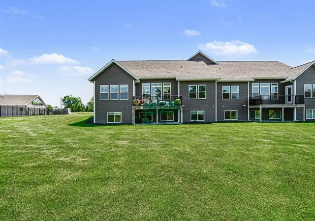 Homes for sale in Grand Rapids, MI | 6549 Creekside View Dr, Grand Rapids, MI 49508 | MLS# 70535500