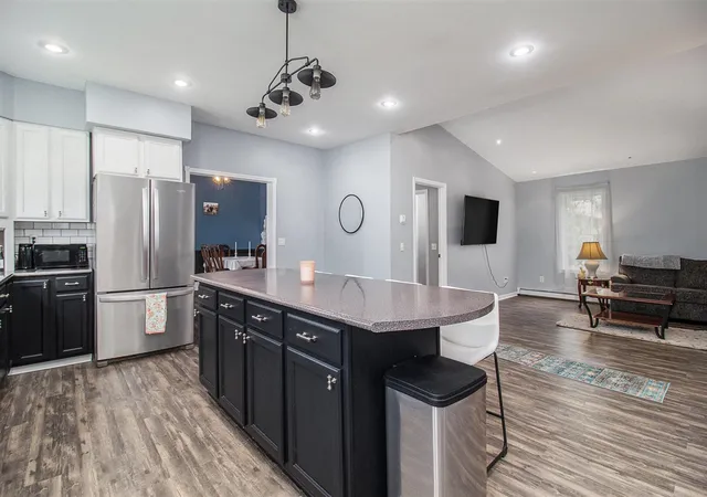Photo 3 of Sale Pending at 409 E Filer St, Ludington, MI 49431 | MLS# 70476567 | Listing updated on 2025-12-09