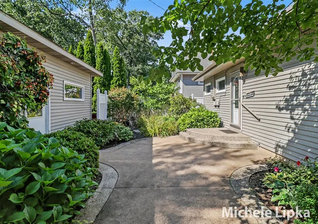 Photo 2 of Sale Pending at 570 Bear Lake Rd, Muskegon, MI 49445 | MLS# 70554994 | Listing updated on 2026-09-24