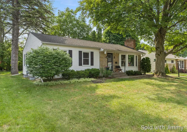 1st image of 1744 Woodward Ave, Grand Rapids, MI 49506 | MLS# 70538206