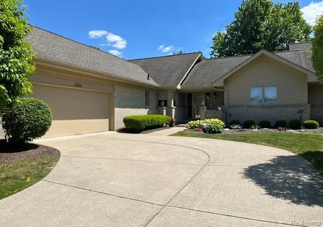 Homes for sale in Grand Blanc, MI | 4514 Ravenwood Dr, Grand Blanc, MI 48439 | MLS# 60998346