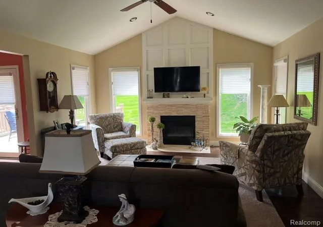 Homes for sale in Grand Blanc, MI | 4514 Ravenwood Dr, Grand Blanc, MI 48439 | MLS# 60998346