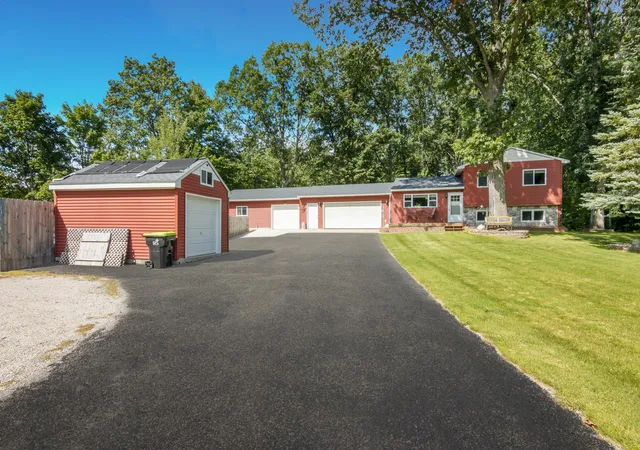 25th image of 3961 Dogwood Dr, Traverse City, MI 49696 | MLS# 80070575