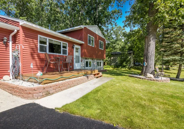 2nd image of 3961 Dogwood Dr, Traverse City, MI 49696 | MLS# 80070575