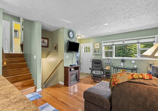 3rd image of 3961 Dogwood Dr, Traverse City, MI 49696 | MLS# 80070575