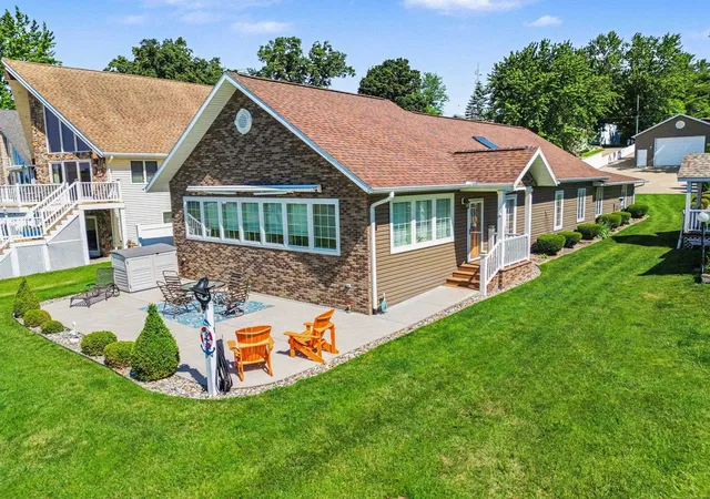 Single family home for sale at 16639 Lakeview Dr, Vandalia, MI 49095 | MLS# 50213429