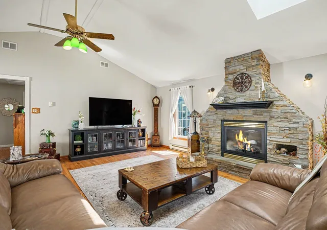 Photo 3 of Single family home for sale at 16639 Lakeview Dr, Vandalia, MI 49095 | MLS# 50213429 | Listing updated on 2026-07-20