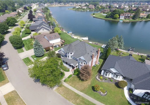 2nd image of 51244 Forster Ln, Shelby Township, MI 48316 | MLS# 60941744
