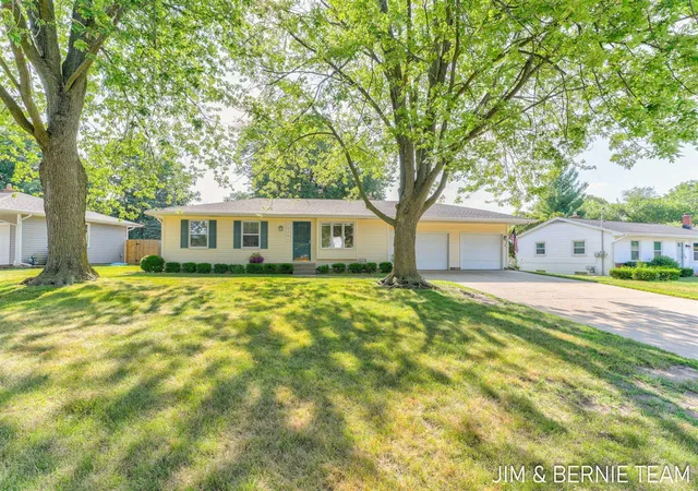 1st image of 7026 Southwood Dr, Jenison, MI 49428 | MLS# 70550410
