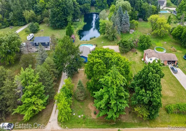 Photo 3 of Single family home for sale at 11201 Horton Rd, Holly, MI 48442 8405 | MLS# 61013197 | Listing updated on 2026-09-10