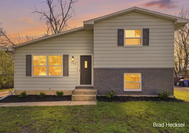 Homes for sale in Grand Rapids, MI | 1742 Woodlawn Ave, Grand Rapids, MI 49506 | MLS# 70527167