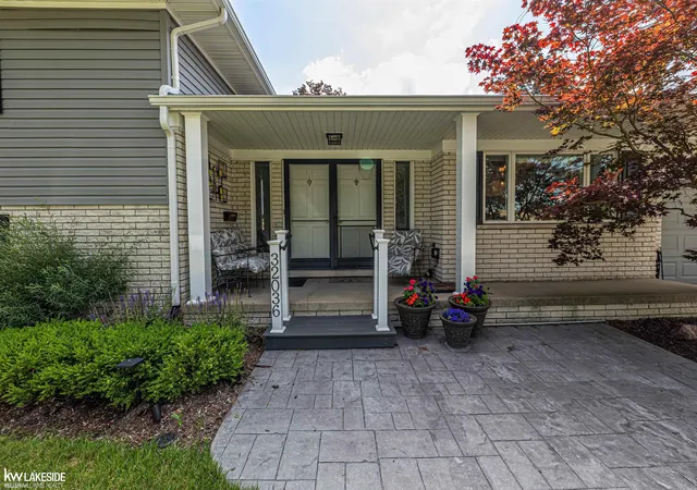 2nd image of 32036 Claeys Dr, Warren, MI 48093 | MLS# 50214189