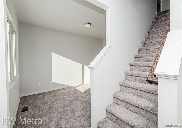 4th image of 34625 John Bartley Circle, Sterling Heights, MI 48310 | MLS# 60977692