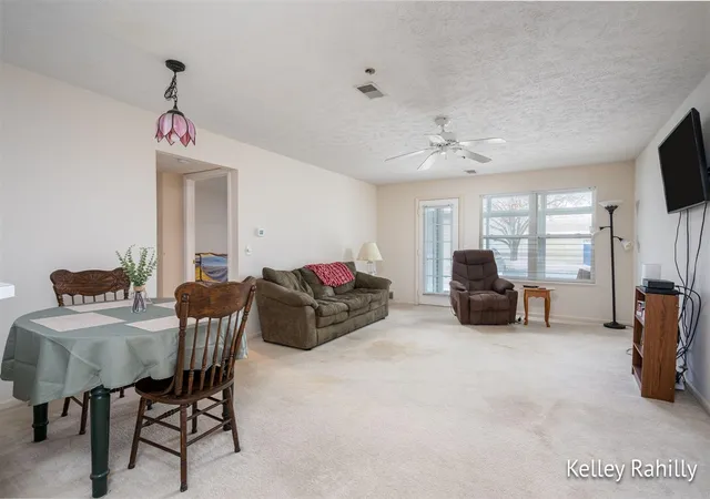 Listing Photo 4 - Condo for sale in building located at 3151 Poplar Creek Dr, Kentwood, MI 49512 - Unit #202