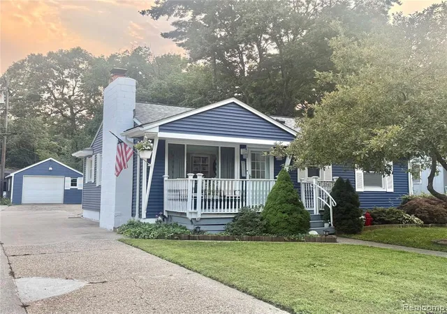 2nd image of 3341 Pine Grove Ave, Port Huron, MI 48060 | MLS# 61019802