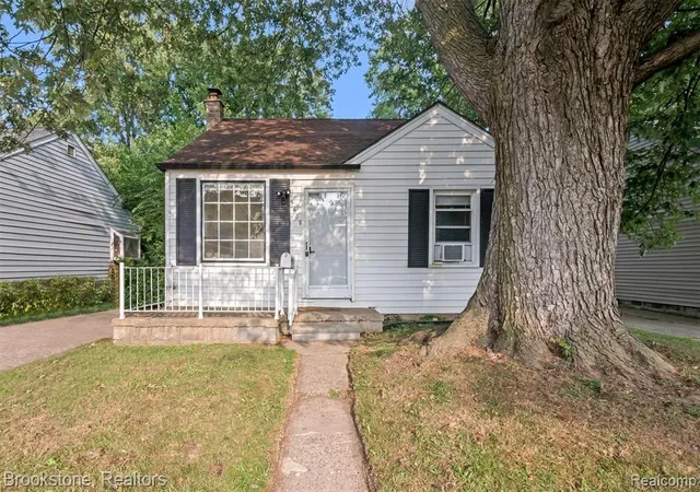Homes for sale in Dearborn Heights, MI | 5689 Cornell St, Dearborn Heights, MI 48125 | MLS# 60977258