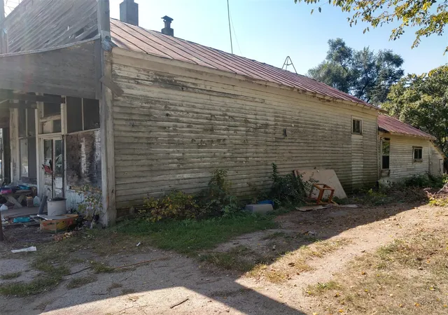 Homes for sale in Carson City, MI | 7518 S Crystal Rd, Carson City, MI 48811 | MLS# 70494637