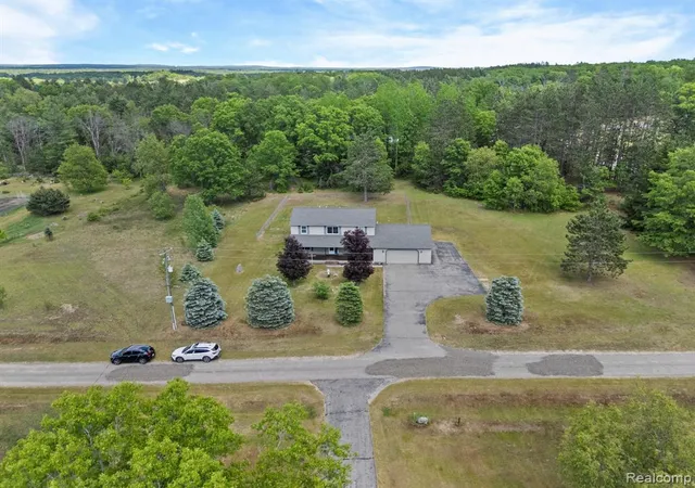Homes for sale in Roscommon, MI | 11050 Old Orchard Ct, Roscommon, MI 48653 | MLS# 61000333