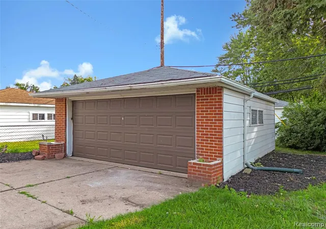 Homes for sale in Dearborn Heights, MI | 5965 N Lafayette St, Dearborn Heights, MI 48127 | MLS# 61009189